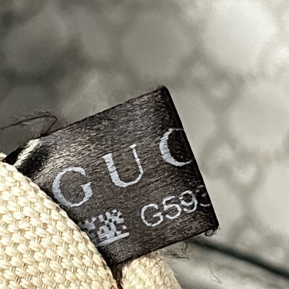 Authentic Gucci Silver Sukey Tote - Picture 12 of 15
